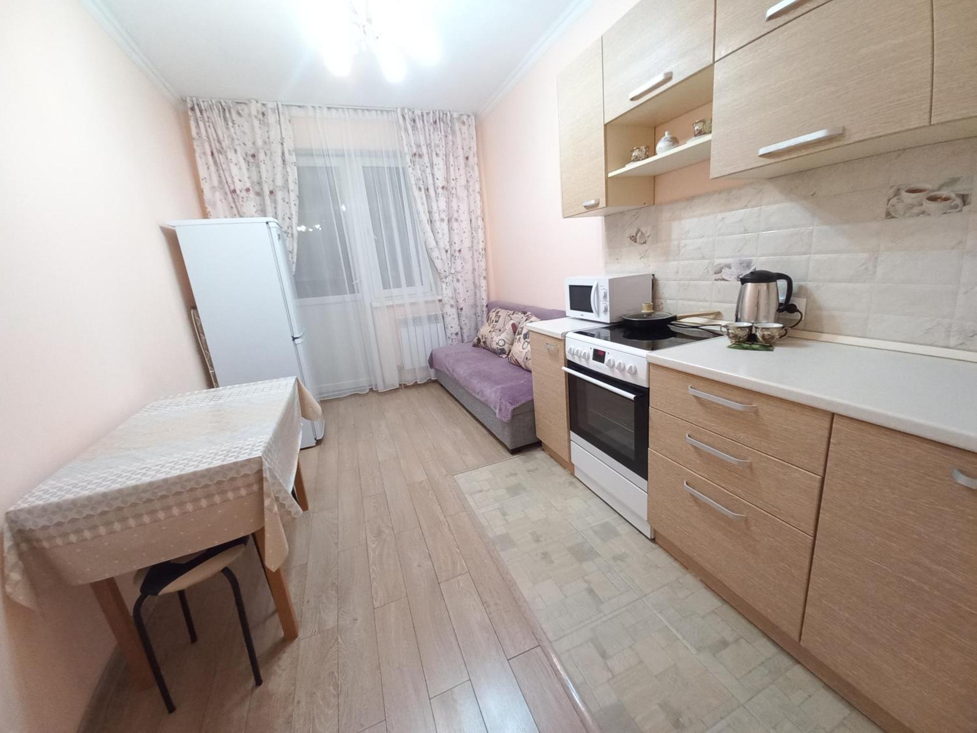 однокомнатная для 3-х гостей, около атакент, мега Apartment