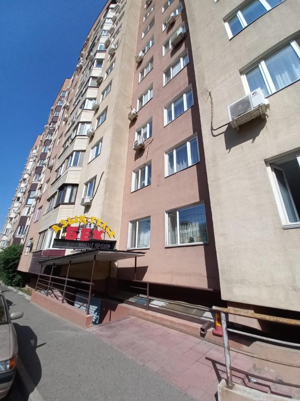 однокомнатная для 3-х гостей, около атакент, мега