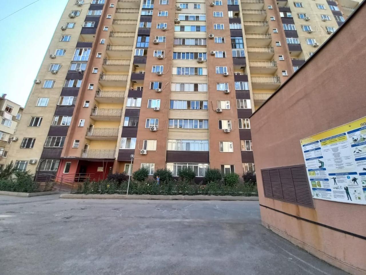 однокомнатная для 3-х гостей, около атакент, мега
