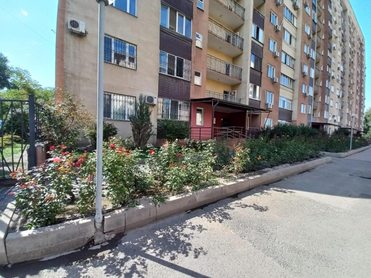 Daire однокомнатная для 3-х гостей, около атакент, мега